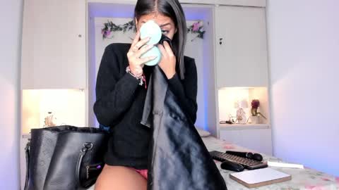 ariannavega_ online show from 1, 6, 2026