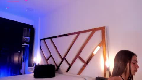 Aron cruz  online show from 13, 6, 2026