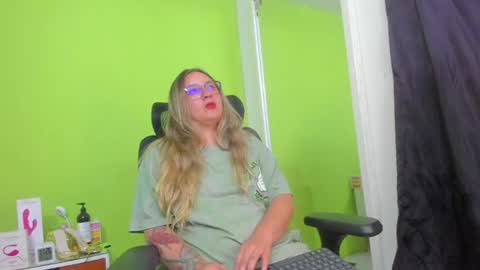 Aura Divina  online show from 5, 7, 2026