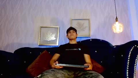 Axel online show from 9, 6, 2026