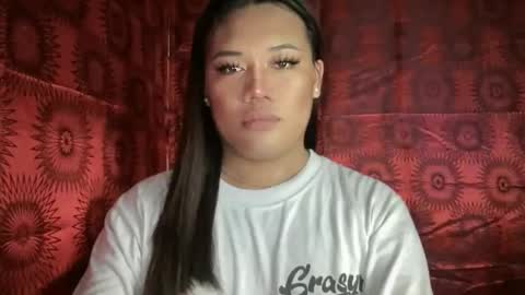 AMARA - FOLLOW ME AND THUMBS UP online show from 9, 6, 2026
