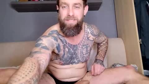 Snapshot of beardedtattedguy chatting on 6, 1, 2026 beardedtattedguy online show from 6, 1, 2026
