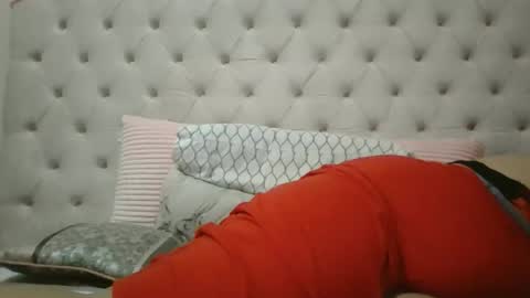 Snapshot of beautyloves chatting on 22, 12, 2025 Beauty online show from 22, 12, 2025