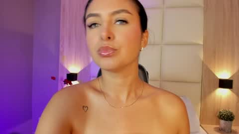 Bella cam online show from 13, 6, 2026