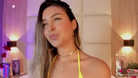 Bella cam online show from 17, 6, 2026