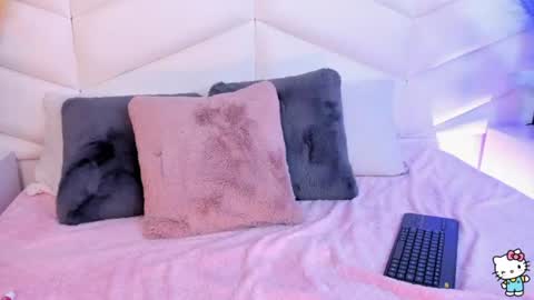 bella_peach_ online show from 13, 6, 2026