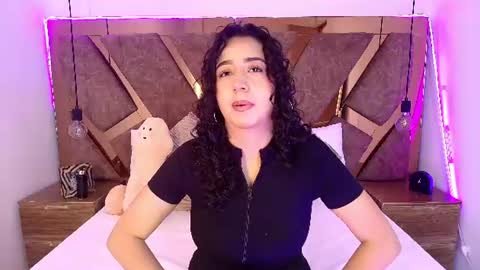 Bella Swwan  online show from 21, 6, 2026