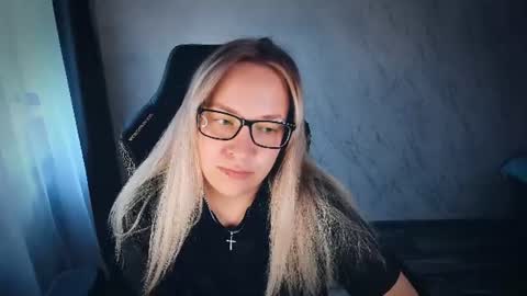 Your Annabelle Wolf  online show from 11, 6, 2026