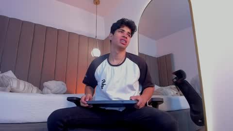 BENJAMIN online show from 10, 5, 2026
