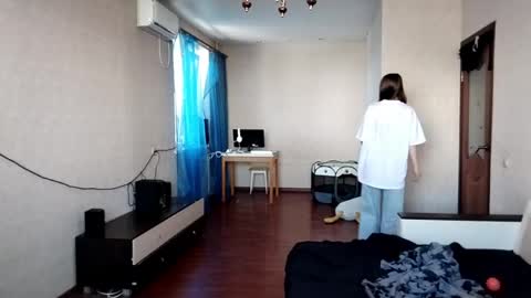 Leila online show from 4, 6, 2026