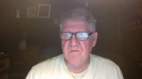 Snapshot of bigbeerdrinker1 chatting on 28, 10, 2025 bigbeerdrinker online show from 28, 10, 2025