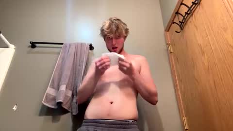 bigskinnyboyshh online show from 13, 5, 2026