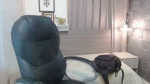Snapshot of billiejean18 chatting on 21, 7, 2026 Billie Jean online show from 21, 7, 2026