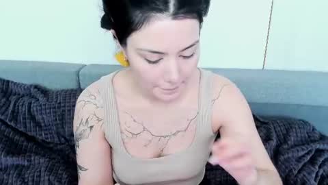 Snapshot of black_pant3r chatting on 10, 6, 2026 Mon Mon online show from 10, 6, 2026