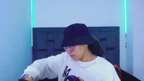 blade_sensual online show from 19, 10, 2025