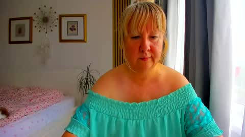 Nicole online show from 14, 6, 2026