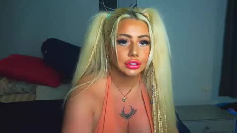 blondedolltia online show from 13, 11, 2025