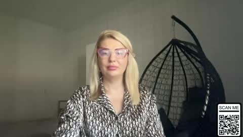 blondie_xoxoxo online show from 10, 6, 2026