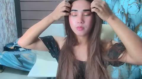 blondina_twinx online show from 20, 5, 2026