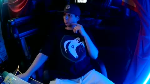Bowerboi1217 online show from 2, 5, 2026