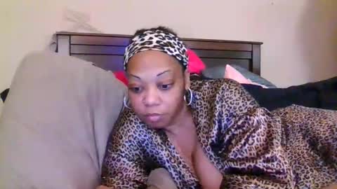 brownroundrenee online show from 11, 6, 2026