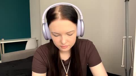 Luna online show from 4, 5, 2026