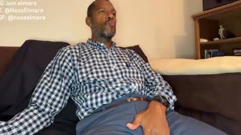 My name is Robert  Dont be shysay hi I love to chat. For requests or dirty talk please use tips  online show from 16, 6, 2026