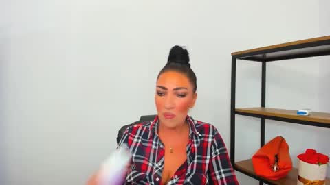 CamileEyes online show from 7, 12, 2024