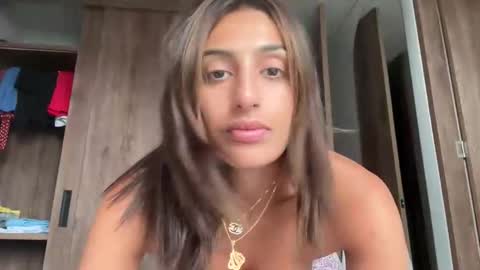 Snapshot of camiliakxoxo chatting on 7, 6, 2026 camiliakxoxo online show from 7, 6, 2026