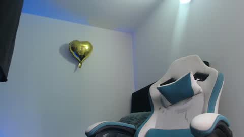 camilo_contre21 online show from 19, 6, 2026