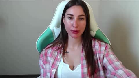 cammila horn online show from 11, 5, 2026