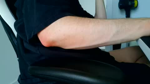 Snapshot of canadianstud18 chatting on 12, 6, 2026 Devon online show from 12, 6, 2026