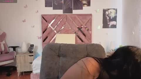 Im ChloeJoin The Fan Club online show from 16, 6, 2026