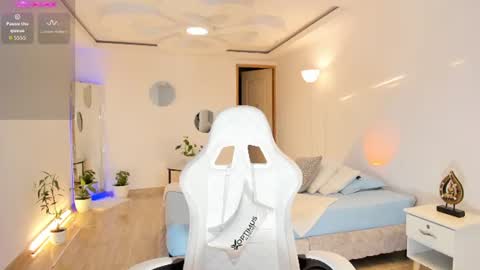 Alejandra online show from 26, 6, 2026
