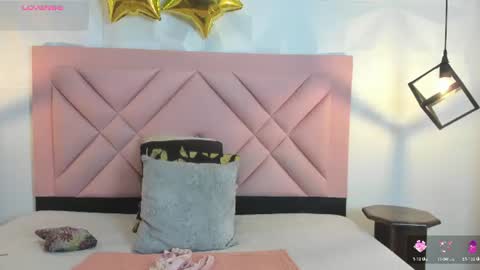 caroline daring online show from 9, 7, 2026