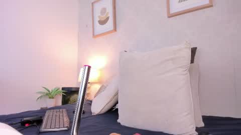  Caroline  online show from 17, 6, 2026