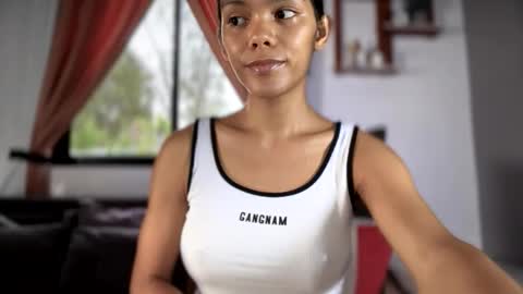 caroline_east online show from 15, 5, 2026