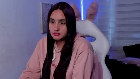 caroline_rodriguez_9 online show from 19, 6, 2026