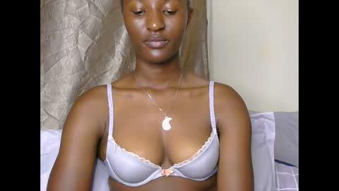 Snapshot of cee_queen chatting on 30, 5, 2026 cee_queen online show from 30, 5, 2026
