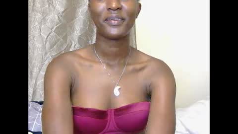 Snapshot of cee_queen chatting on 2, 6, 2026 cee_queen online show from 2, 6, 2026