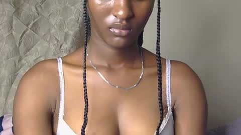 Snapshot of cee_queen chatting on 24, 6, 2026 cee_queen online show from 24, 6, 2026