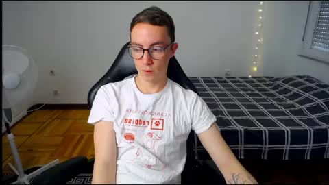 carlos reyes online show from 18, 5, 2026