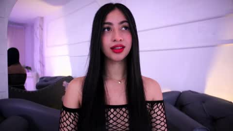 Lauren Rus online show from 19, 5, 2026