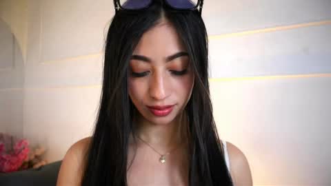 Lauren Rus online show from 3, 6, 2026