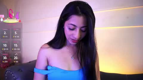 Lauren Rus online show from 8, 6, 2026