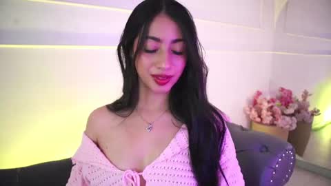 Lauren Rus online show from 25, 6, 2026