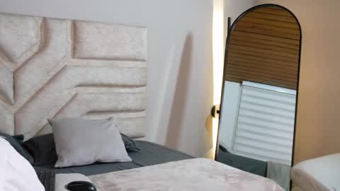cherry_bunnyx online show from 4, 6, 2026