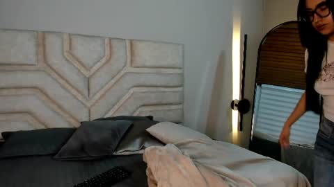 cherry_bunnyx online show from 14, 6, 2026