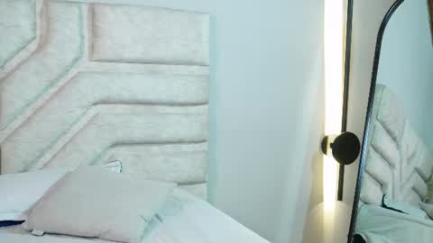 cherry_bunnyx online show from 19, 6, 2026