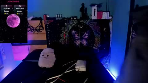 Chloeallennn  online show from 9, 6, 2026